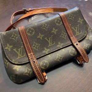 Louis Vuitton Waist Belt Bag Clutch Marelle